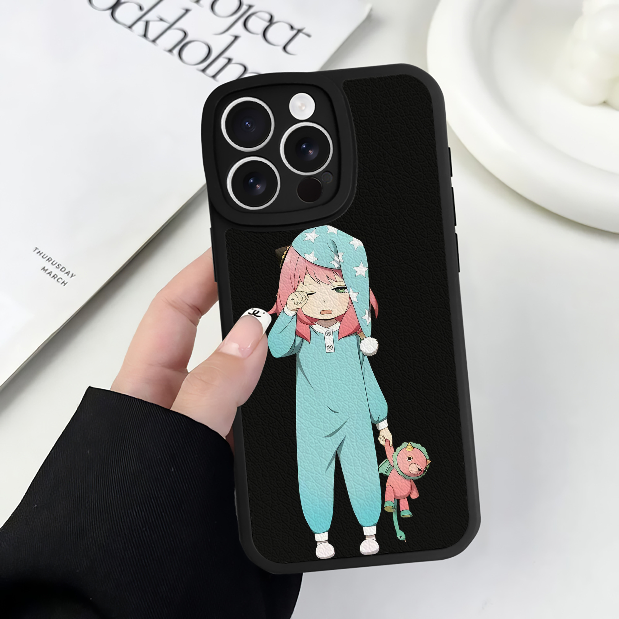 （画像用） SPY×FAMILY间谍家家酒 【iPhone 16シリーズ対応】シリコンスマホケース（レザー調） 材質：シリコン